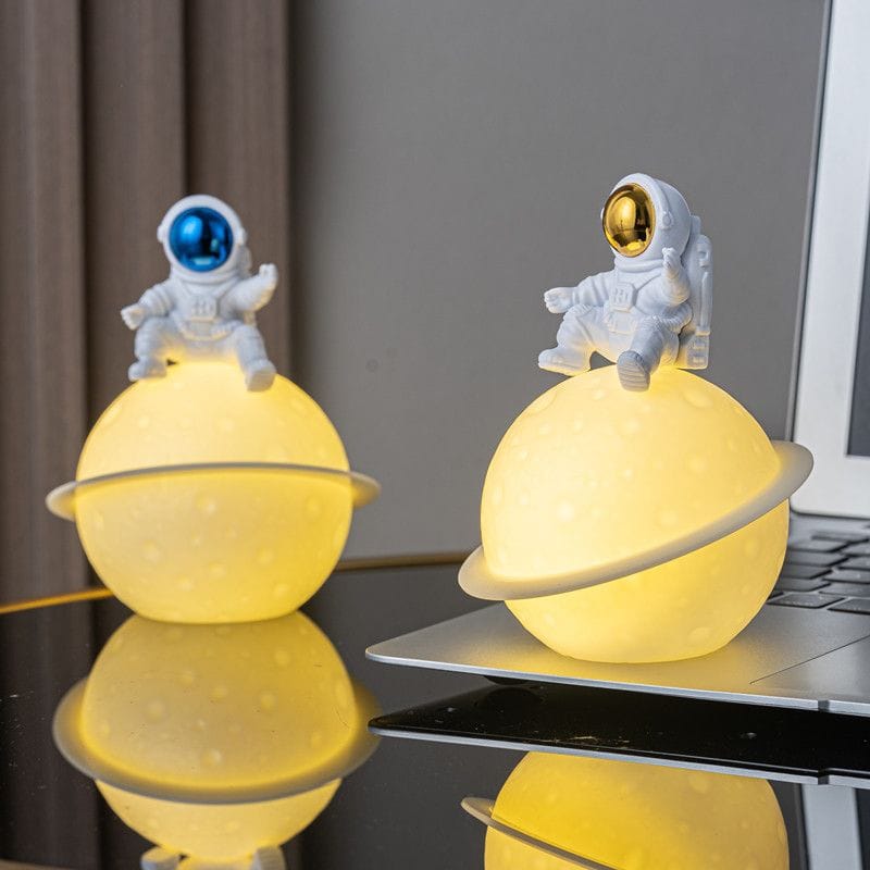 AstroBuddy Light – Cute Astronaut LED Night Lamp