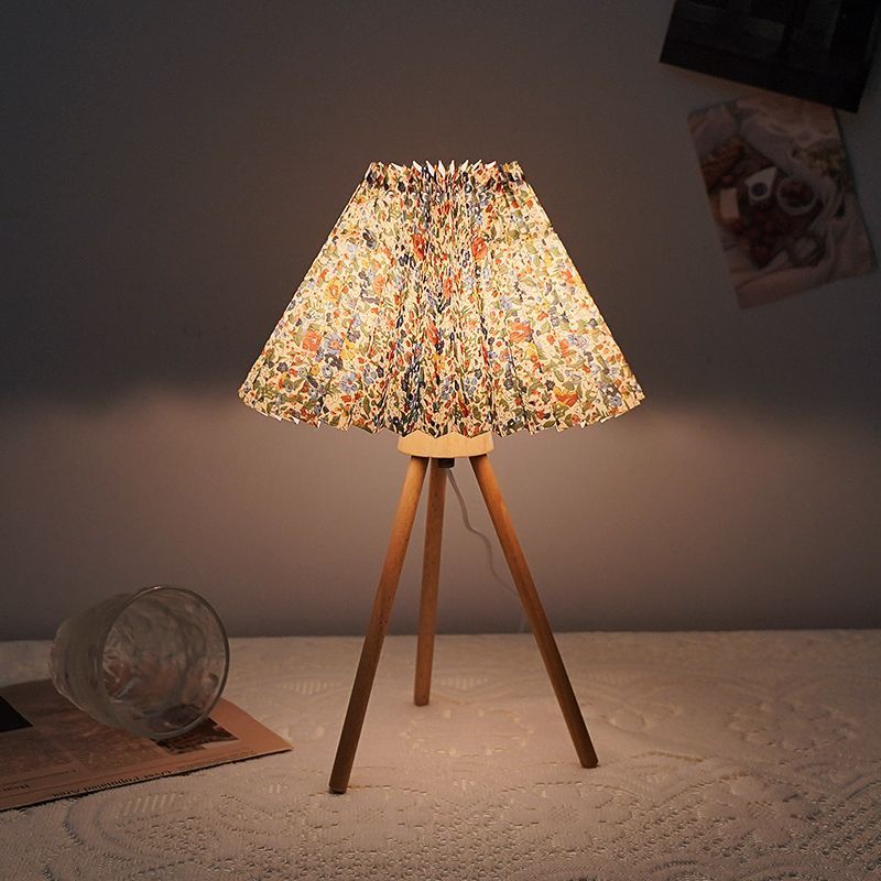 BloomVibe Lamp – Floral Shade Table Lamp with Wooden Legs