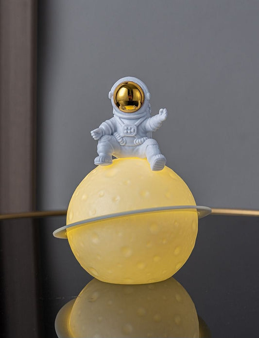 AstroBuddy Light – Cute Astronaut LED Night Lamp