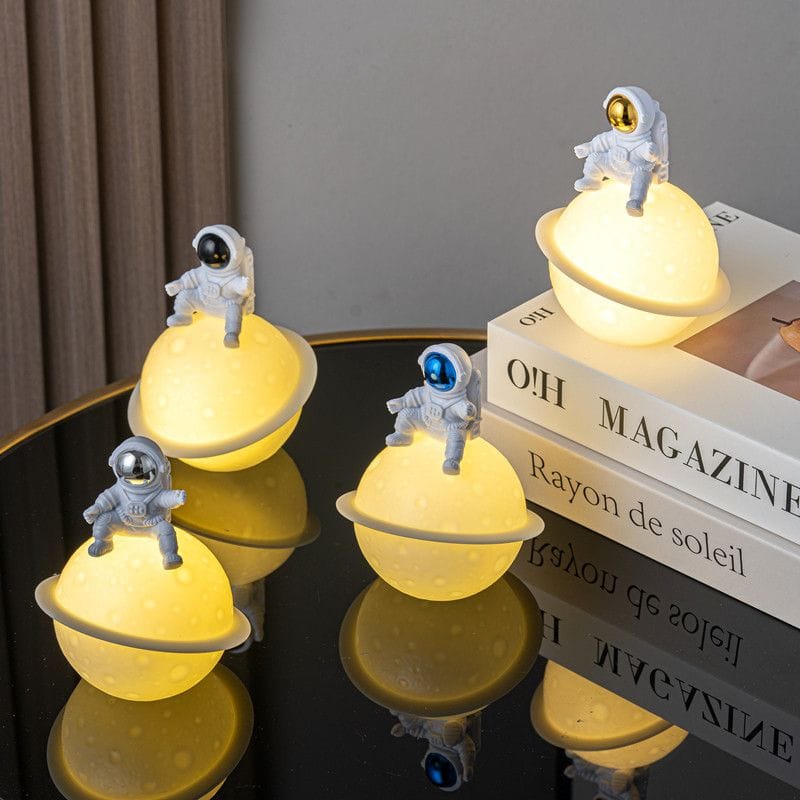 AstroBuddy Light – Cute Astronaut LED Night Lamp